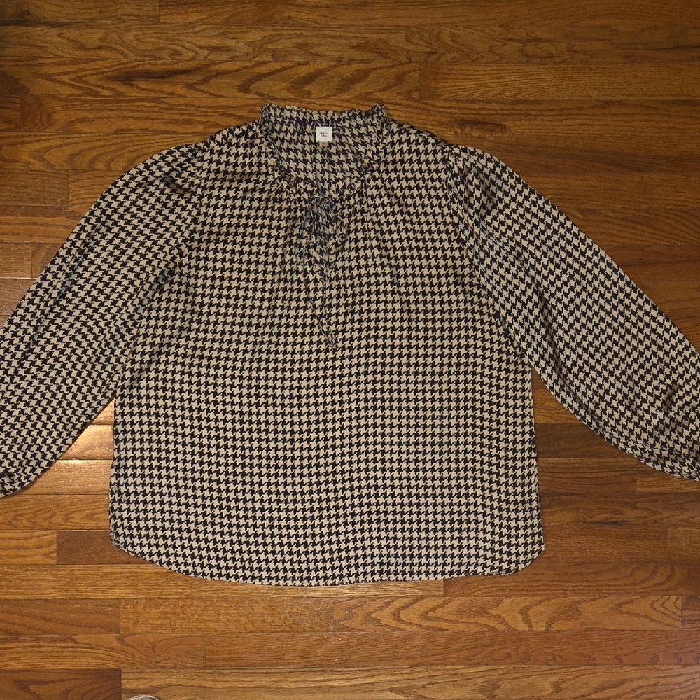 Black and Champagne Colored Tie Front Blouse with Bib Collar